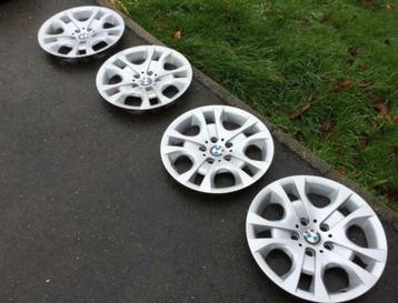 4 wieldoppen 17 inch BMW x1 beschikbaar voor biedingen