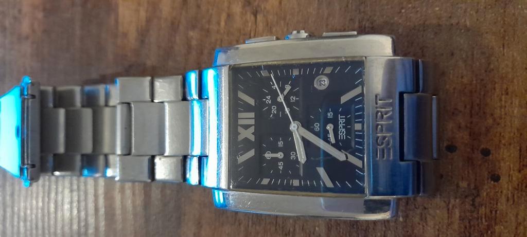 ② Superbe montre á quartz homme Esprit Chrono cadran noir