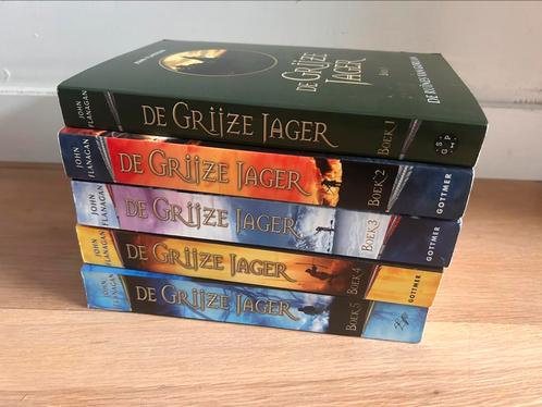John Flanagan - De grijze jager boek 1-2-3-4-5, Boeken, Kinderboeken | Jeugd | 10 tot 12 jaar, Ophalen of Verzenden