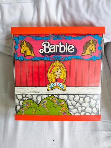 Barbie Mattel stal en paard  beschikbaar voor biedingen