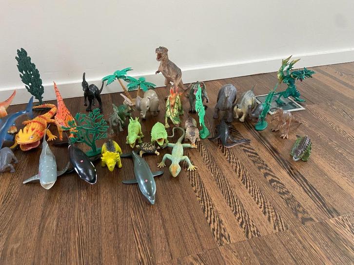 plastiek speelgoed dino's en andere, Kinderen en Baby's, Speelgoed | Actiefiguren, Gebruikt, Ophalen