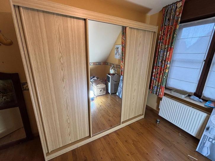 Kleerkast met 3 schuifdeuren als nieuw 200cmx197cm, Huis en Inrichting, Kasten | Kleerkasten, Zo goed als nieuw, Ophalen