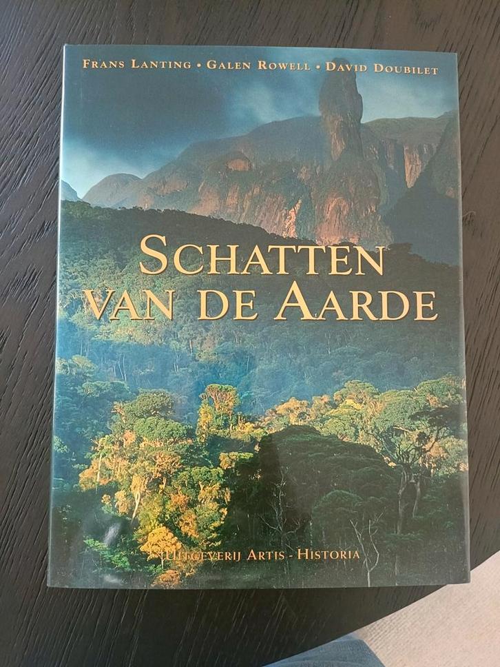 $chatten van de Aarde, Boeken, Fantasy, Ophalen