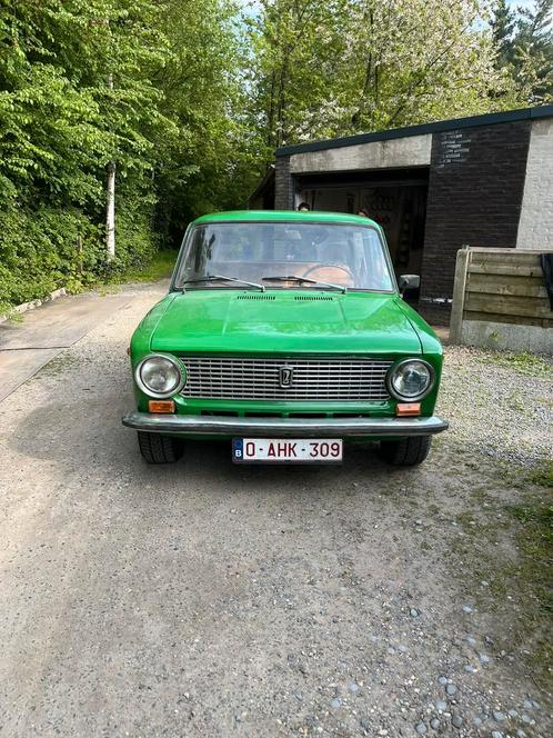 Lada 2101groen bj 1977, Auto's, Oldtimers, Bedrijf, Lada, Benzine, Groen, Beige, Kunstmatig leder, Achterwielaandrijving, Ophalen