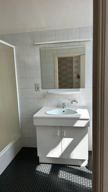 Lavabo meubel + lavabo + accessoires wit beschikbaar voor biedingen
