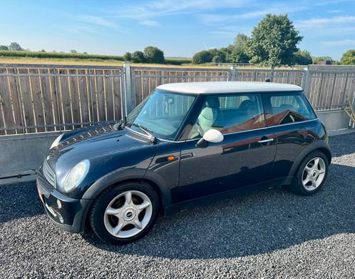 Mini cooper avec contrôle technique et feuille rose, Auto's, Mini, Particulier, Cooper, Benzine, Handgeschakeld, Zwart, Grijs