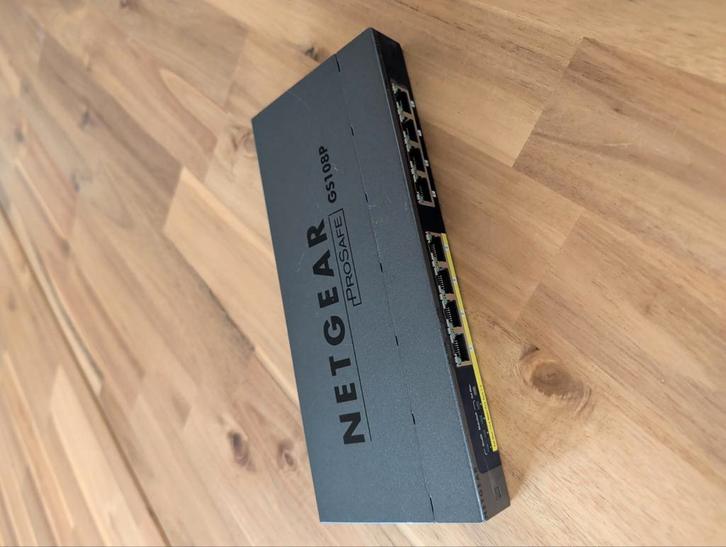 Netgear ProSafe GS108P - 8 poorts Gigabit Switch met POE, Computers en Software, Netwerk switches, Zo goed als nieuw, Ophalen of Verzenden