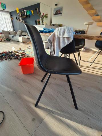 Eetstoelen, 8 stuks beschikbaar voor biedingen