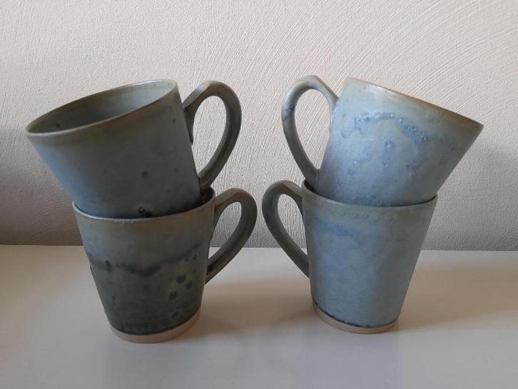 4 artisanale mokken - keramiek Thailand, Huis en Inrichting, Keuken | Servies, Zo goed als nieuw, Kop(pen) en/of Schotel(s), Keramiek