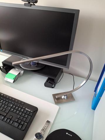 BUREAULAMP beschikbaar voor biedingen