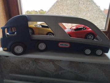 Vrachtwagen met aanhangwagen en 2 auto's  beschikbaar voor biedingen