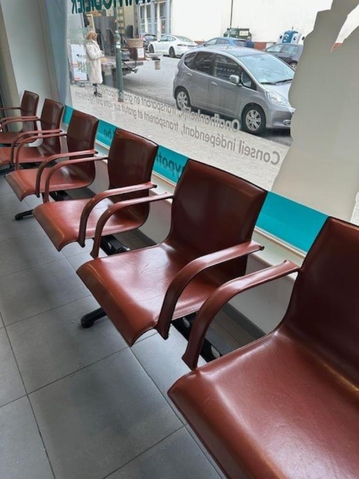 Wachtbank 6-zit in leder., Antiek en Kunst, Antiek | Meubels | Stoelen en Sofa's, Ophalen