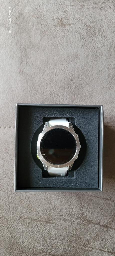 EPIX Gen 2 Sapphire Titane, Bijoux, Sacs & Beauté, Montres de sport, Comme neuf, Blanc, Enlèvement