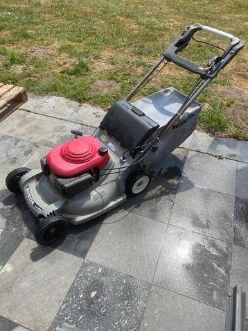 honda hrm 535 mulching mover grasmaaier zelftrekker. beschikbaar voor biedingen