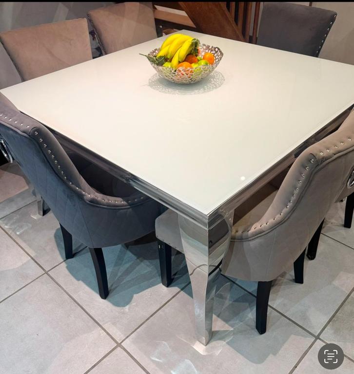 Moderne vierkante eettafel en acht stoelen, Huis en Inrichting, Tafels | Eettafels, Zo goed als nieuw, Vierkant, Ophalen