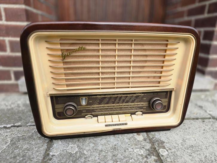 Vintage buizenradio Telefunken Gavotte 7, Antiek en Kunst, Antiek | Tv's en Audio, Ophalen of Verzenden