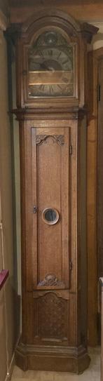 zeer mooie eikenhouten klok. werkt!, Antiek en Kunst, Ophalen