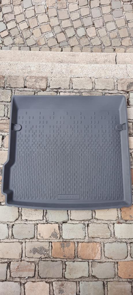 Dacia Duster 2 originele rubberen kofferbakmat, Auto diversen, Kofferbakmatten, Zo goed als nieuw, Ophalen
