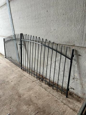 Licht metalen hekken dubbele poort 3m90 breed beschikbaar voor biedingen