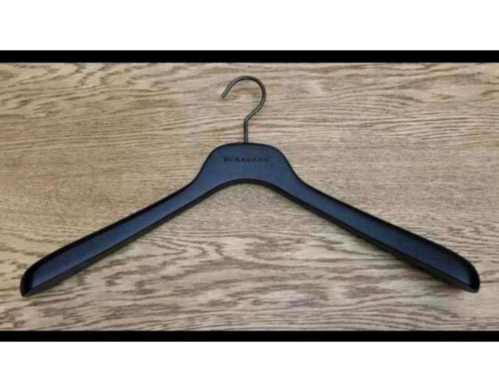 2X Nieuwe Burberry dark wood pak jas kledinghanger Origineel, Kleding | Dames, Kledinghangers, Nieuw, Hout, Volwassenen, Ophalen of Verzenden