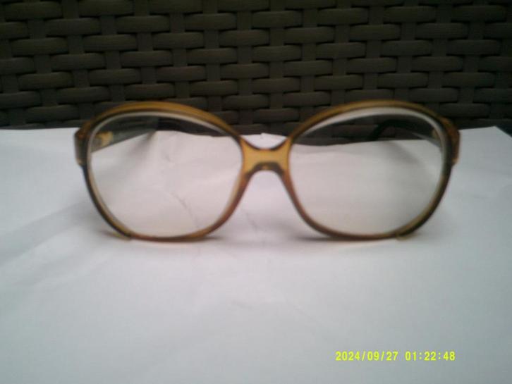 Christian Dior brilmontuur uit de jaren 70 in perfecte staat, Handtassen en Accessoires, Zonnebrillen en Brillen | Dames, Zo goed als nieuw