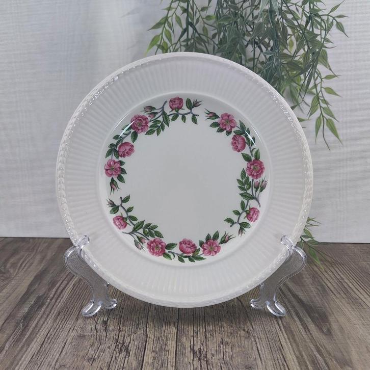 Wedgwood Rosalind Fruitbord 20cm, Antiek en Kunst, Antiek | Servies los, Ophalen of Verzenden