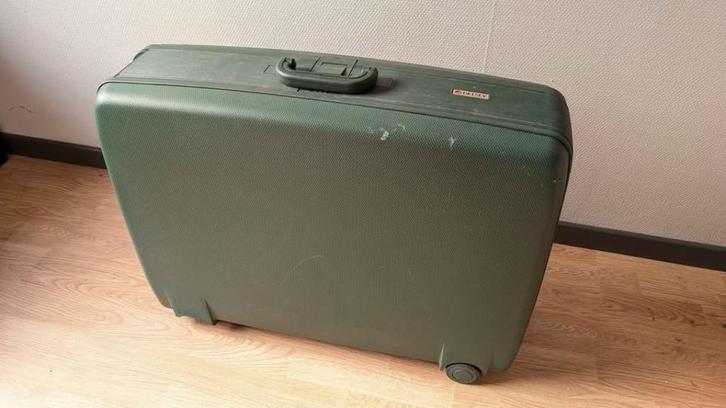 Grote Delsey valies met wieltjes, Handtassen en Accessoires, Koffers, Gebruikt, Hard kunststof, 70 cm of meer, 55 cm of meer, Slot