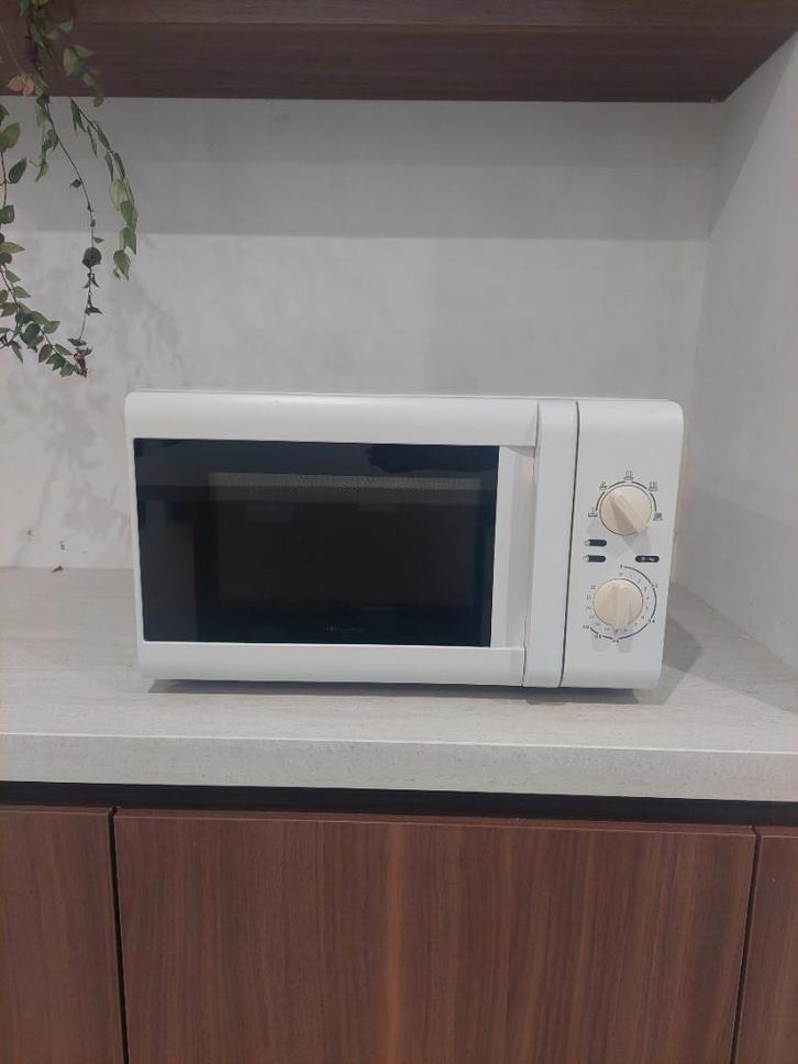 Microgolf inclusief reserve mica plates, Electroménager, Micro-ondes, Utilisé, Autoportant, Moins de 45 cm, Gril, Plaque tournante