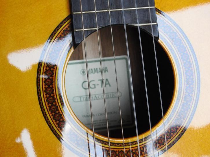 Yamaha CG-TA gitaar TransAcoustic, Muziek en Instrumenten, Snaarinstrumenten | Gitaren | Elektrisch, Zo goed als nieuw, Overige merken