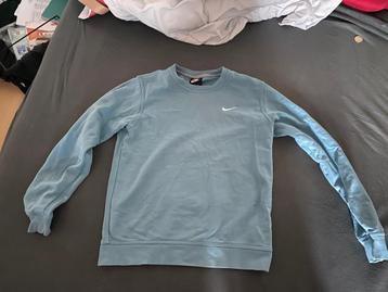 Nike sweater beschikbaar voor biedingen