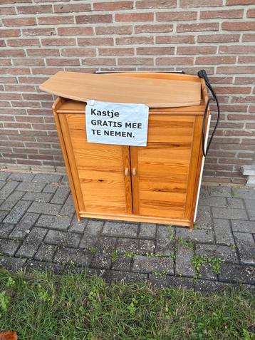 Computerkastje green met stekkerdoos beschikbaar voor biedingen