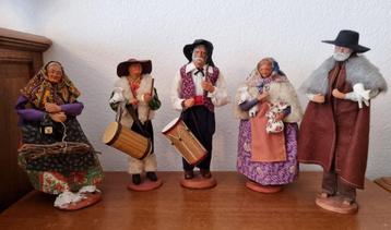 Set van 5 grote Provençaalse beeldjes beschikbaar voor biedingen