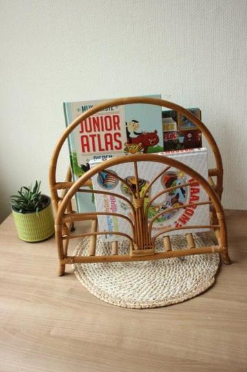 Vintage Rotan krantenrekje, Enlèvement ou Envoi, Utilisé