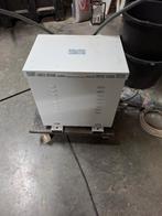 Te koop: transfo 25kva 230v -400v, Bricolage & Construction, Enlèvement, Comme neuf