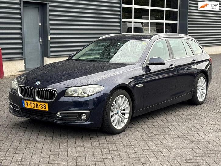 BMW 5-serie Touring 528i High Luxury Edition / PANO / TREKHA, Auto's, BMW, Bedrijf, Te koop, 5 Reeks, 360° camera, ABS, Airbags