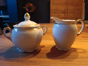 pot à lait et sucrier porcelaine de Baudour  beschikbaar voor biedingen