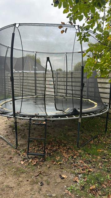 Trampoline Salta beschikbaar voor biedingen