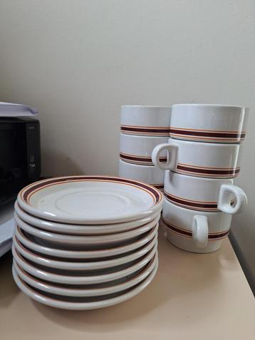 8x kop en schoteltjes beschikbaar voor biedingen