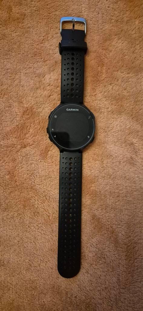 Garmin Forerunner 235 zwart, Handtassen en Accessoires, Sporthorloges, Gebruikt, Zwart, Ophalen