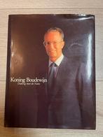 Boek over de koning, €5, Ophalen of Verzenden, Zo goed als nieuw, Overige onderwerpen