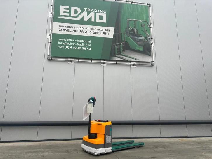 Jungheinrich Palletwagen EJE M13 (NEW!) (bj 2024), Zakelijke goederen, Machines en Bouw | Heftrucks en Intern transport, Palletwagen