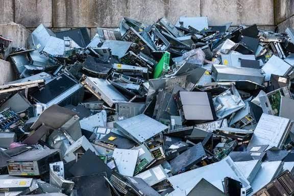 GRATIS OPHALING Oude/Defecte elektronica,metalen,kabels,.., Antiek en Kunst, Kunst | Schilderijen | Klassiek, Ophalen