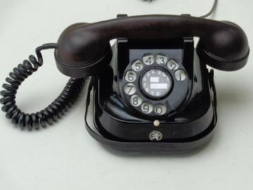 Oude Telefoon met Draaischijf uit 1960 beschikbaar voor biedingen