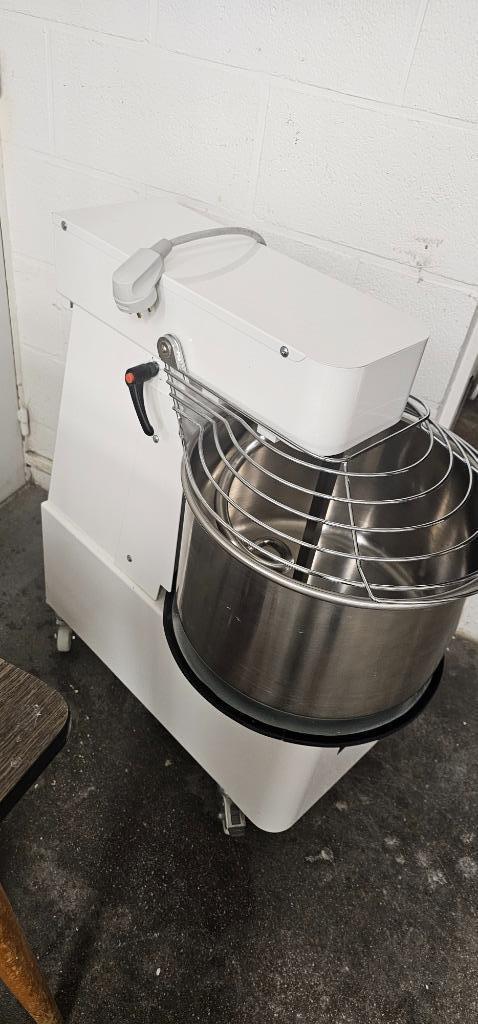 Pétrin à spirale 33 litres tête relevable, Diamond, Zakelijke goederen, Horeca | Keukenapparatuur, Bakkerij en Slagerij, Gebruikt