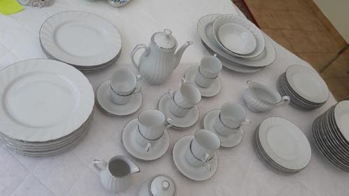 Mooie servies 12 delig Porselein, Antiek en Kunst, Antiek | Servies compleet, Ophalen