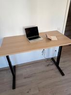 Zit Sta bureau (140x70) in goede staat, Ophalen, In hoogte verstelbaar, Zo goed als nieuw, Bureau