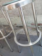 2 tabourets de bar identiques à l'état neuf... assez lourds., Enlèvement ou Envoi, Comme neuf
