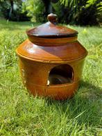Mooie terra cotta voedergrit voederbak