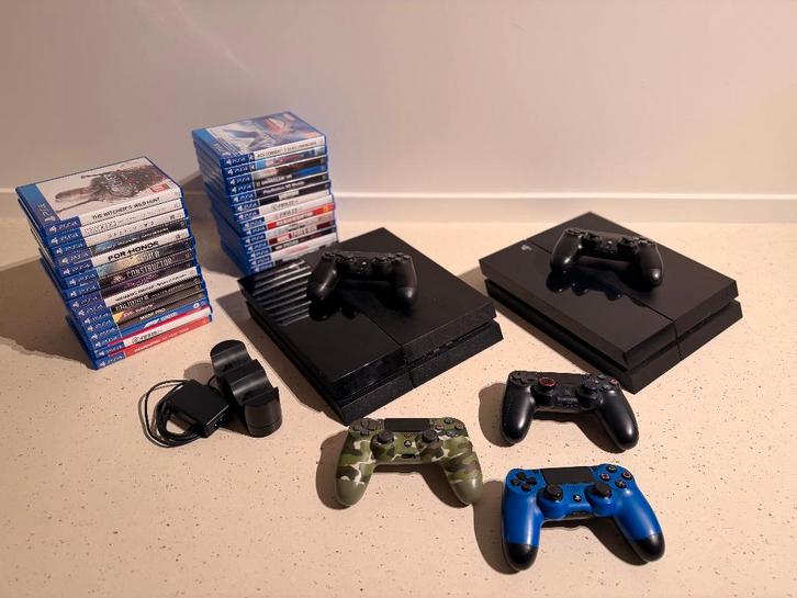 *** 2 x PS4 set up + 32 games + 5 controller + extras ***, Games en Spelcomputers, Spelcomputers | Sony PlayStation 4, Gebruikt