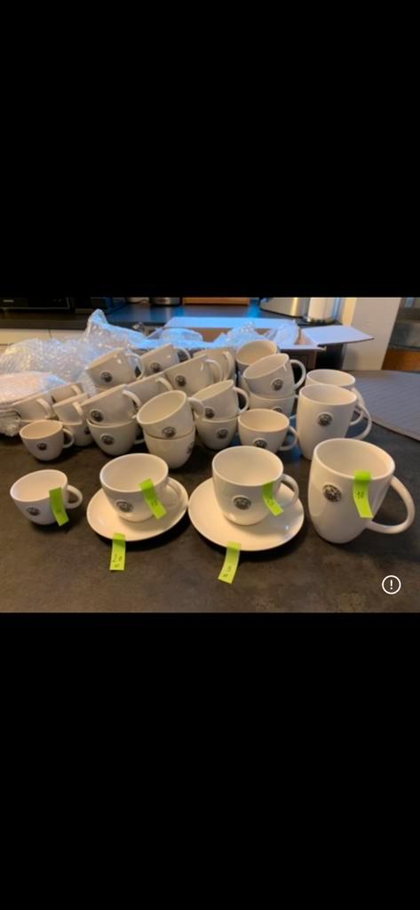 Grand ensemble de tasses et soucoupes, presque neuf !, Maison & Meubles, Cuisine | Vaisselle, Enlèvement ou Envoi